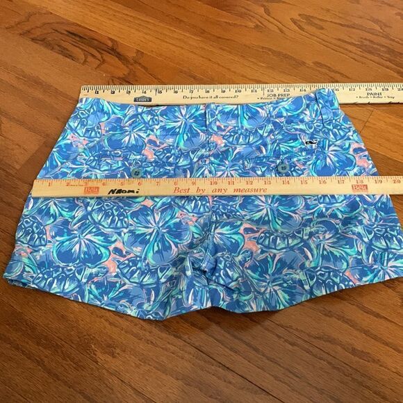 Vineyard Vines size 4 blue and pink shorts - Picture 3 of 11